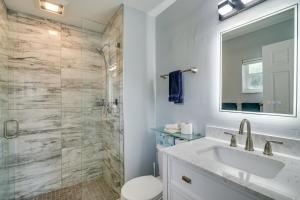 Game Room and Screened Lanai Pine Island Getaway!