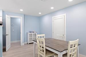 Caloosa Retreat- 2BR Cottage at Palmview Inn of Sanibel with Bikes