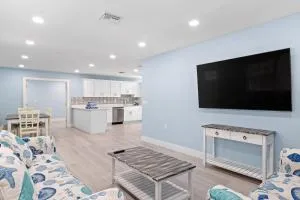 Palm Retreat - Large Cottage on Sanibel Island with Bikes - Ybel