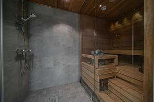 Levillas Cranberry C14