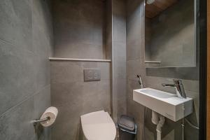 Levillas Cranberry C14