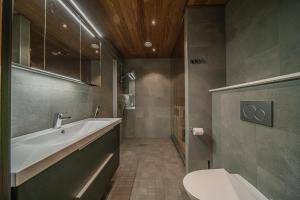 Levillas Cranberry C14