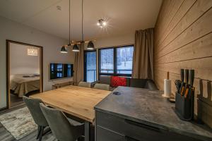 Levillas Cranberry C14