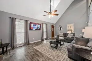 Relax In This 4BR Retreat With Screened Snug Porch - 马布勒顿