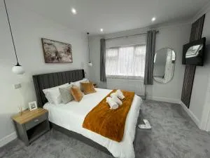 Luxury Ensuite Room in London(Parking on Premises) - Newham