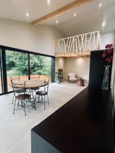 Chalets Maison de charme pleine nature pour couple : photos des chambres