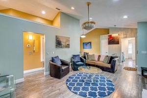 Cozy Antelope Home about 14 Mi to Sacramento!