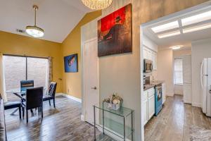 Cozy Antelope Home about 14 Mi to Sacramento!