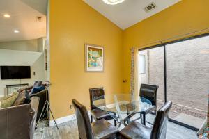 Cozy Antelope Home about 14 Mi to Sacramento!