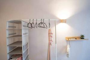 Bird Nest-Santorini Cave houses