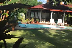 Cabañas con piscina en la entrada de Oberá