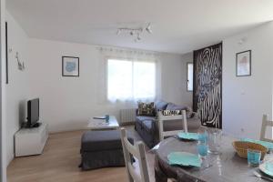 Appartements Duplex 4 etoiles au calme avec jardin entre Disneyland, le stade nautique olympique de Vaires sur Marne et Paris : photos des chambres