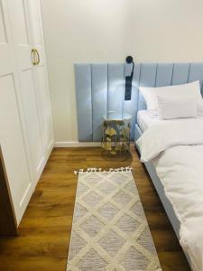 Sosnowy "3" ,Baseny Tropikalne, Ładowarka do elektryków, Faktura, Parking