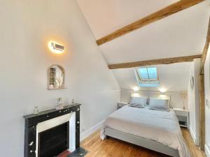 B&B / Chambres d'hotes La Demeure des Hotes 10 minutes de Disney : photos des chambres