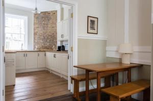 The Hearts Of Old 3 bedroom in the West End