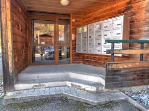 Charmant 3 Pièces à Morzine avec Balcon - Idéal pour 4 Personnes, Proche Pistes et Commodités - FR-1-524-123