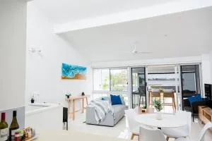 Spinnaker Waters - Entire 2 Bedroom Apartment at Sandstone Point - Sandstone Point