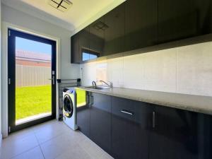Popular Luxury Villa Kialla Shepparton
