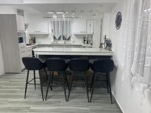 Villa santa avec piscine et jardin