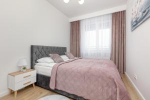Warsaw Kotsisa Apartments with Parking by Renters