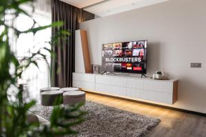 Bright Kaunas apartment with Castle view