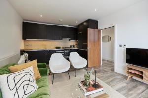The Wembley Hideaway - Bright 2BDR Flat
