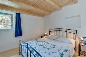 Cozy apartment ANALIA near beautiful beach