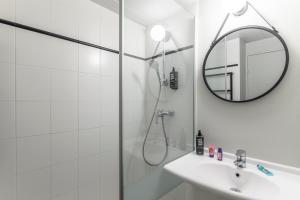 Hotels ibis Saint-Malo Madeleine : Chambre Triple avec 1 Lit Double et 1 Lit Simple