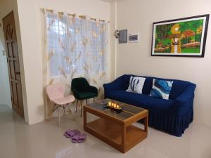 Spacious 2-storey Family Home Near SM Seaside Cebu and Ocean Park - 2 Wifi Main Plus Backup