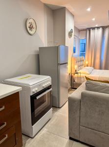Glamorous & Spacious Renovated Apartment, Syntagma, DT Athens
