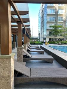 81 Newport Blvd Cluster 4 Unit B 3rd flr by Rechelle Nunag