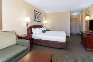 Ramada by Wyndham Reno Hotel & Casino