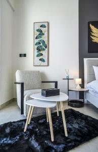 Business Bay Apartment With Stunning Views