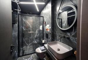 Luxury Apt B at Mitropoleos-Aristotelous Square