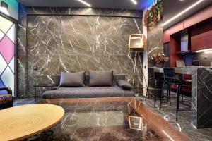 Luxury apt for Friends & Family, at Mitropoleos