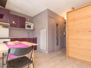 Appartements Studio cosy avec coin nuit, proche telecabine et centre, parking - FR-1-330C-21 : photos des chambres