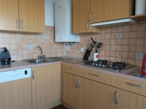 Appartement à Perros-Guirec avec Vue Panoramique, Terrasse et Parking Privé - FR-1-368-271