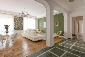 Three-Bedroom Apartment - Galleria San Babila 4/D 