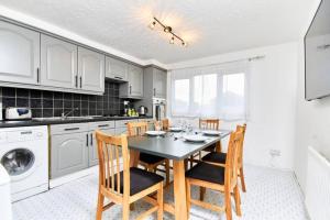 Simple 3 bed in Nottingham - Parking