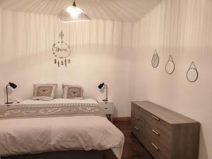 Appartements Maison de village a maligny 89 : photos des chambres