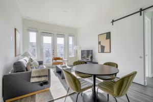 Highlands 2br w pool wd gym great location ATX-200