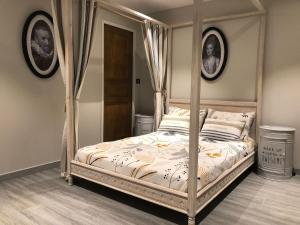 B&B / Chambres d'hotes Charmes de la Foret : photos des chambres