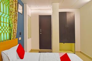 Hotel O Grand Residency Near Kasi Talkies