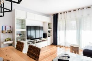 Fabulosa Adelfas : entre mar y montañas