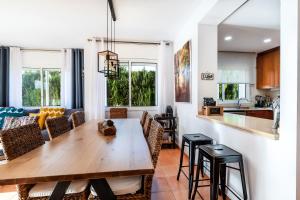 Fabulosa Adelfas : entre mar y montañas