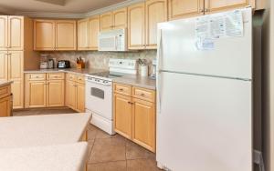 Phoenix on the Bay 2 by Brett Robinson Vacations