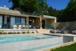 Villas Maison d-Architecte piscine vue exceptionnelle uzes a pied : photos des chambres