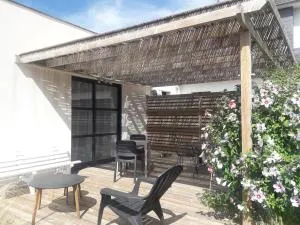 VANNES STUDIO RECENT AU CALME - Plescop