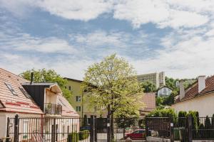 Cozy Apartment near Old Town - Free Parking