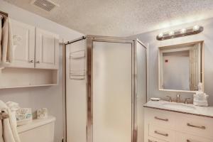 Pelican Beach 0309 by Pelican Beach Management